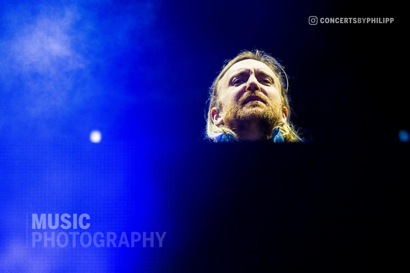 David Guetta pictured live on stage in Hamburg, Trabrennbahn | © philipp.io
